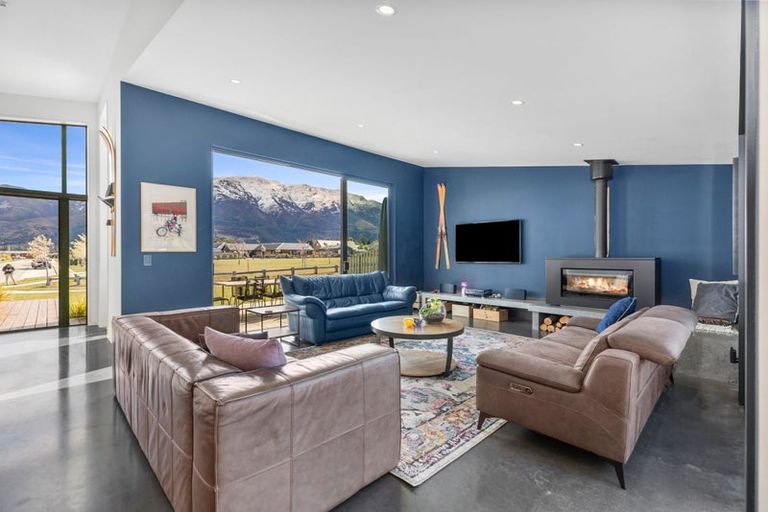 Photo of property in 17 Dingle Street, Lake Hawea, 9382