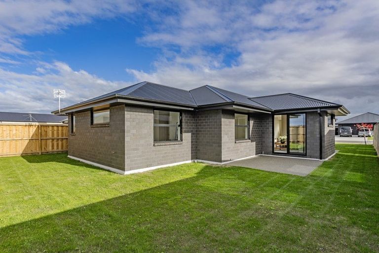 Photo of property in 24 Cousins Street, Woodend, 7691