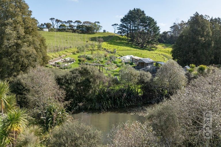 Photo of property in 93 Alf Access Road, Helensville, 0875