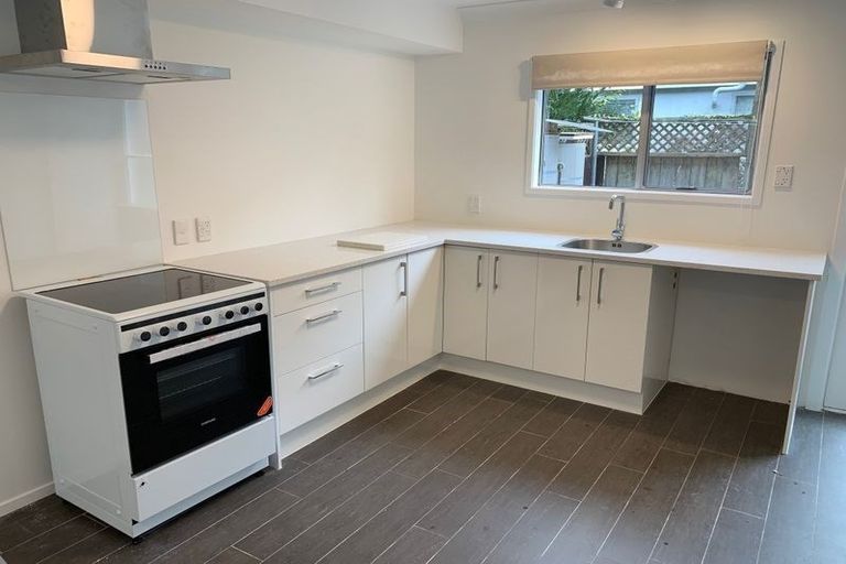Photo of property in 1/26 Finn Place, Totara Vale, Auckland, 0629