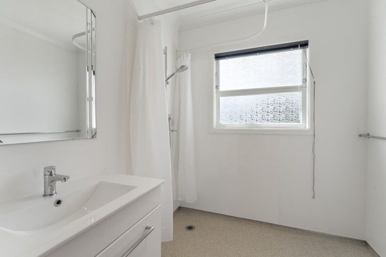 Photo of property in 55 Karaka Crescent, Levin, 5510