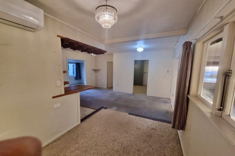 Photo of property in 4 Brian Crescent, Stanmore Bay, Whangaparaoa, 0932