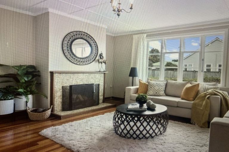 Photo of property in 21 Fairfax Avenue, Northcote, Auckland, 0627