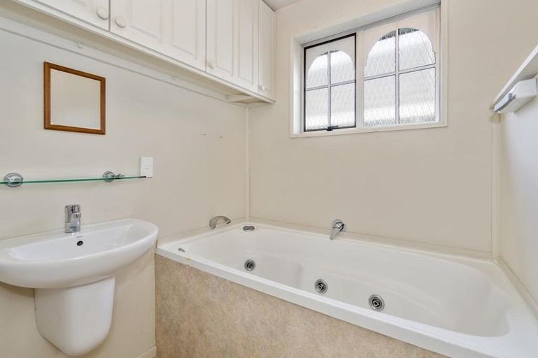 Photo of property in 2/5 Rata Street, Riccarton, Christchurch, 8041