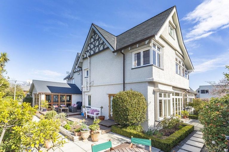 Photo of property in 39 Holly Road, St Albans, Christchurch, 8014