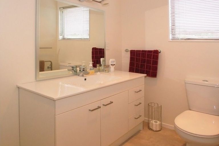 Photo of property in 60 Leeward Drive, Whitby, Porirua, 5024