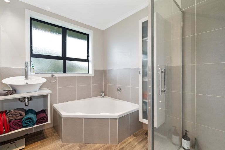 Photo of property in 4a 4b Wiseman Road, Springdale, 3380