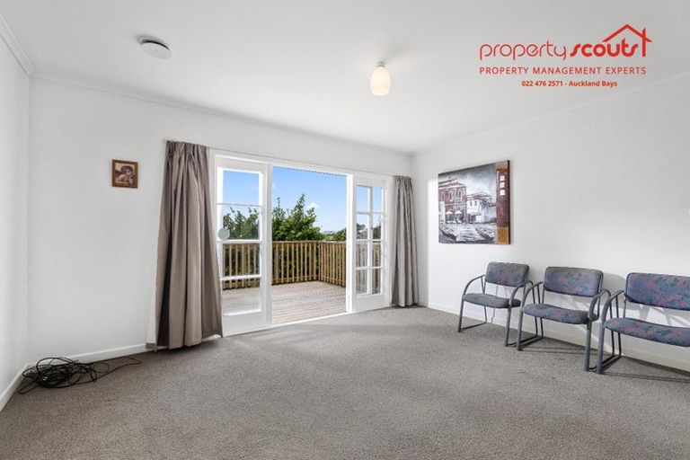 Photo of property in 537 Glenfield Road, Glenfield, Auckland, 0629