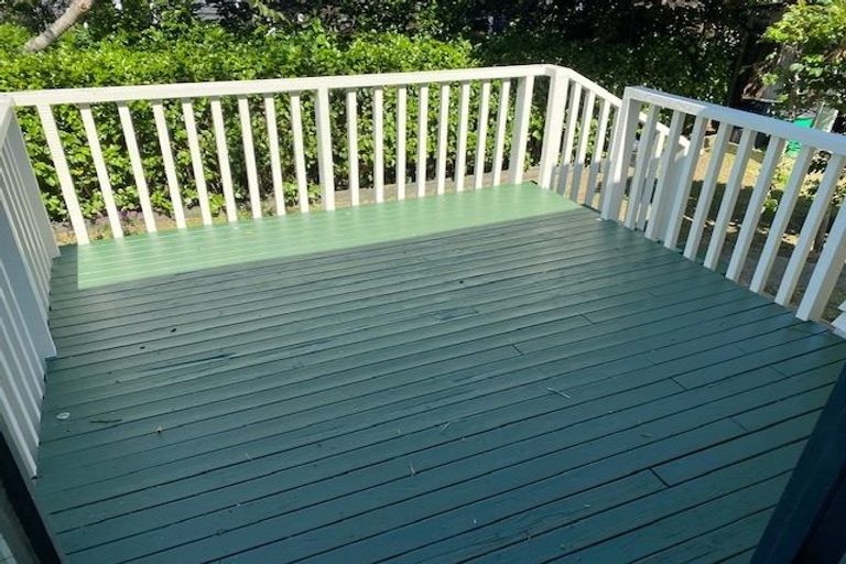 Photo of property in 90 Sunshine Avenue, Karori, Wellington, 6012