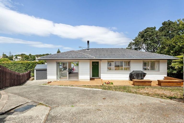 Photo of property in 12 Tempo Place, Torbay, Auckland, 0630
