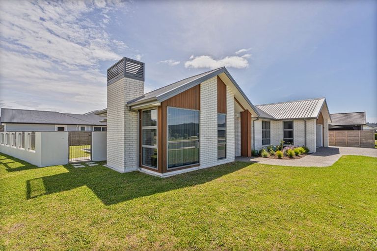 Photo of property in 1 Ngaroma Crescent, Whitianga, 3510