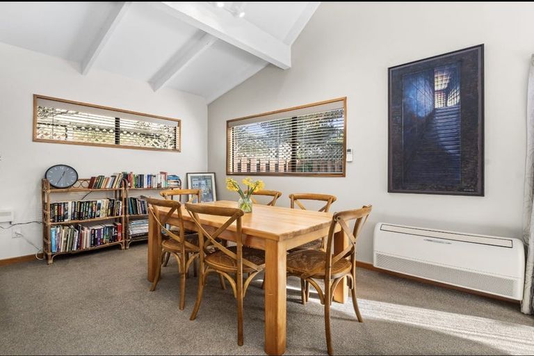 Photo of property in 2/43a Main Road, Redcliffs, Christchurch, 8081