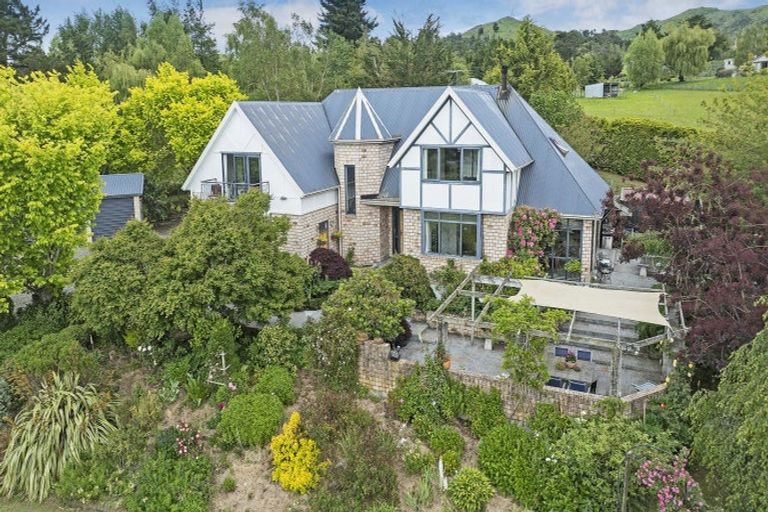 Photo of property in 2 Somerset Drive, Oxford, 7495