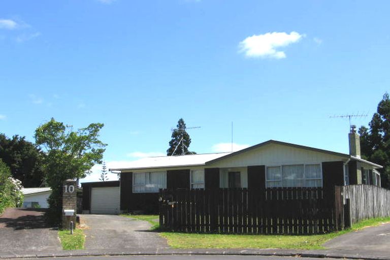 Photo of property in 12 Lauris Place, Birkdale, Auckland, 0626