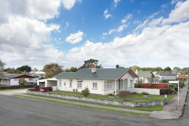 Photo of property in 16 Rira Street, Marton, 4710