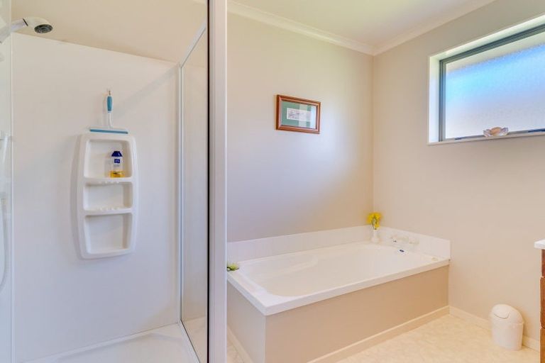Photo of property in 19 Duxford Crescent, Fairfield, Dunedin, 9018
