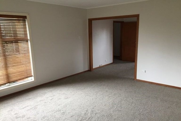 Photo of property in 74 Neil Avenue, Te Atatu Peninsula, Auckland, 0610