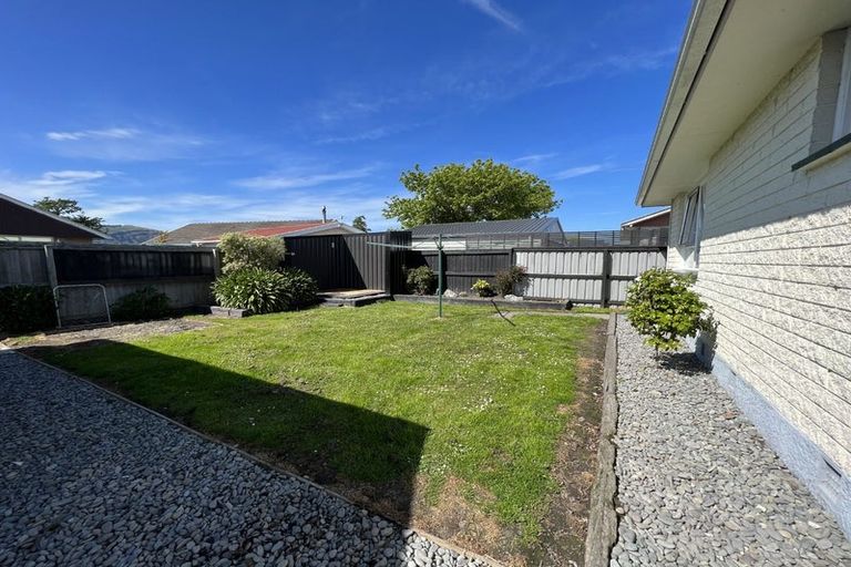 Photo of property in 8 Cob Crescent, Woolston, Christchurch, 8062