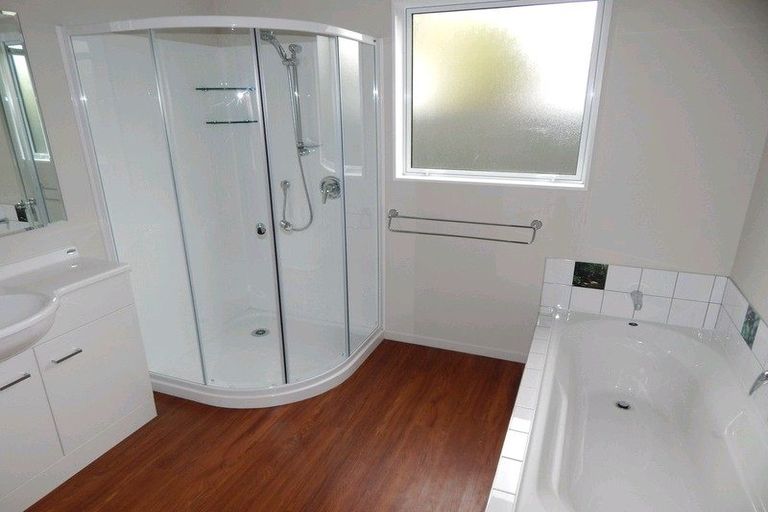 Photo of property in 24 Peel Street, Westport, 7825