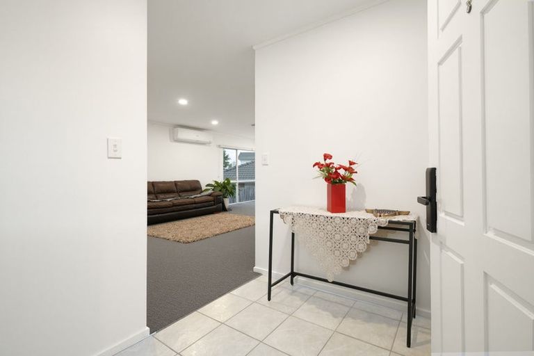 Photo of property in 9 Wattle Road, Sunnyvale, Auckland, 0612