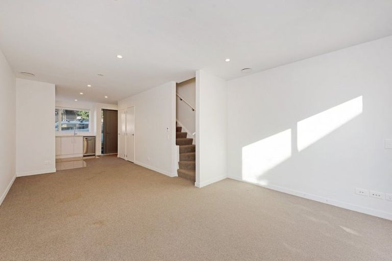 Photo of property in 3/24 Princess Terrace, Newtown, Wellington, 6021