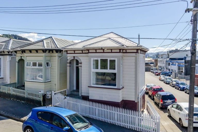 Photo of property in 2 Gordon Street, Newtown, Wellington, 6021