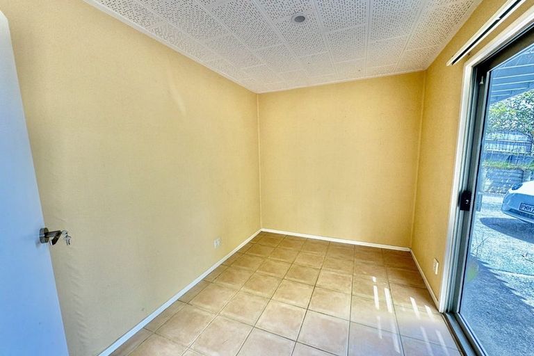 Photo of property in 25 Schnapper Rock Road, Greenhithe, Auckland, 0632