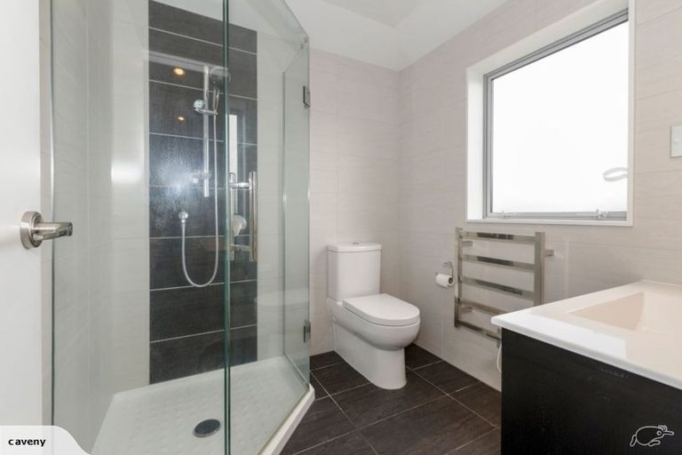 Photo of property in 36a Kervil Avenue, Te Atatu Peninsula, Auckland, 0610