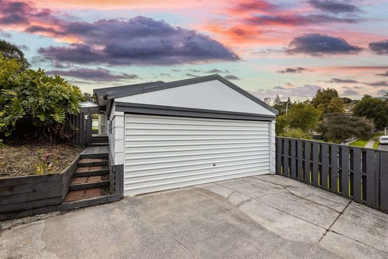 Photo of property in 24 Garton Drive, Massey, Auckland, 0614