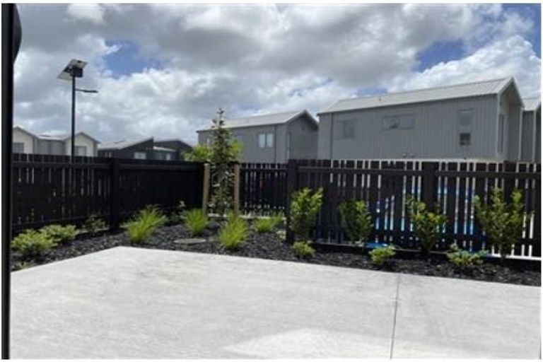 Photo of property in 24 Te Rito Road, Hobsonville, Auckland, 0616