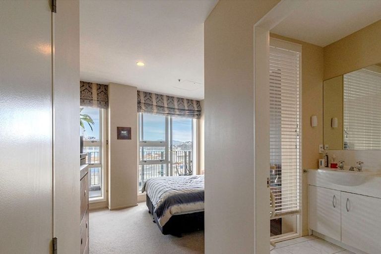 Photo of property in Stadium Garden Flats, 506/107 Thorndon Quay, Pipitea, Wellington, 6011