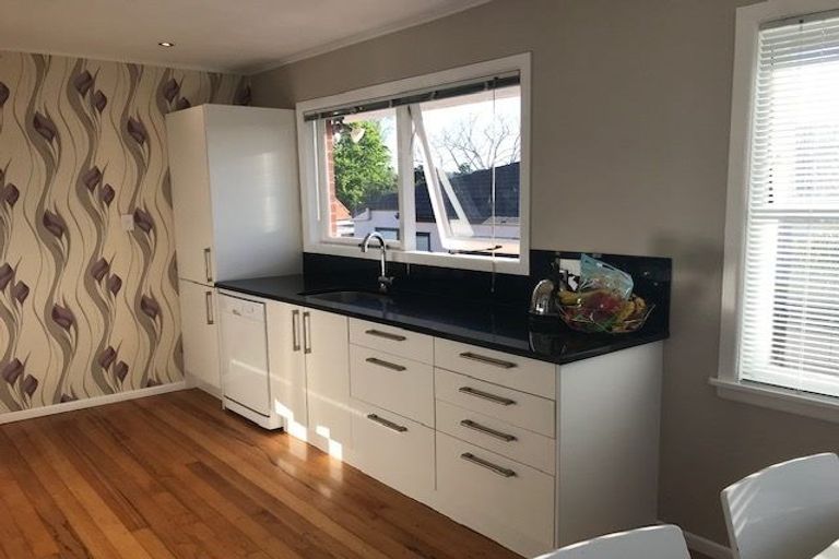 Photo of property in 33 Howe Street, Howick, Auckland, 2014