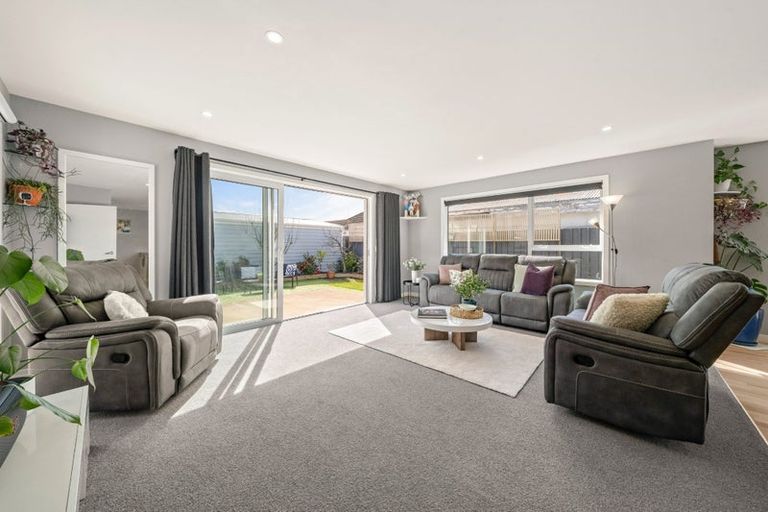 Photo of property in 33a Sheridan Crescent, Trentham, Upper Hutt, 5018