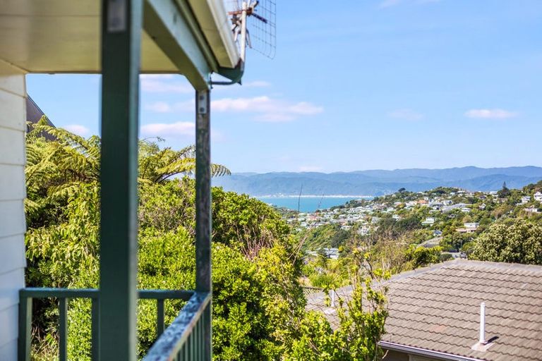 Photo of property in 7 John Witton Drive, Crofton Downs, Wellington, 6035