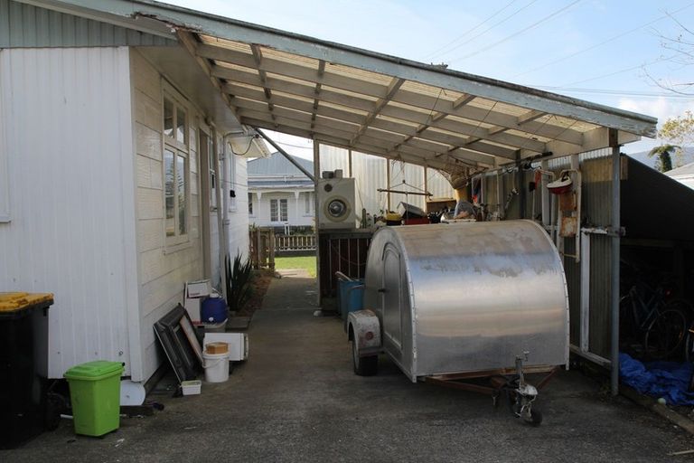 Photo of property in 132 Peel Street, Westport, 7825