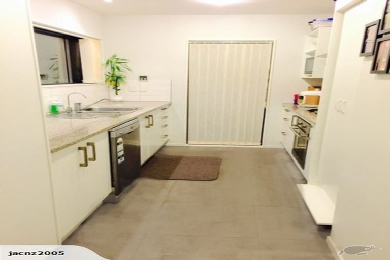 Photo of property in 19 Wantwood Grove, Churton Park, Wellington, 6037