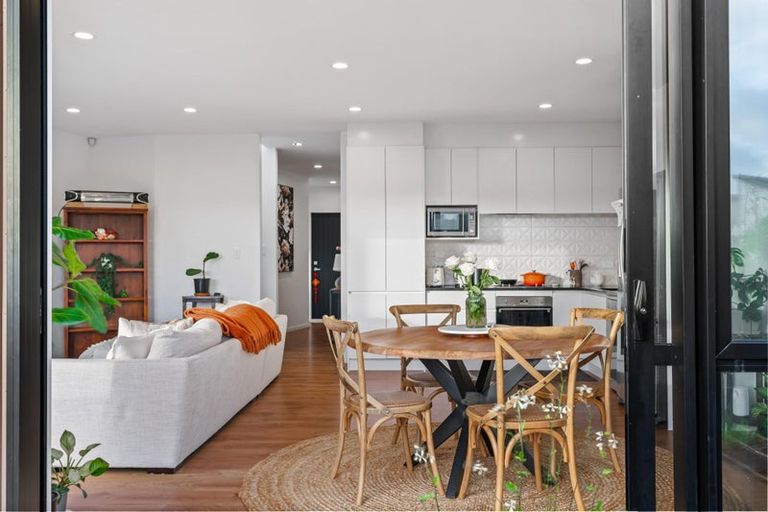 Photo of property in 120 Waekahu Road, Westgate, Auckland, 0814