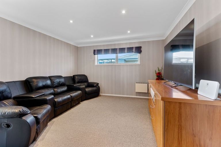 Photo of property in 9a Manukaka Heights, Hurdon, New Plymouth, 4310