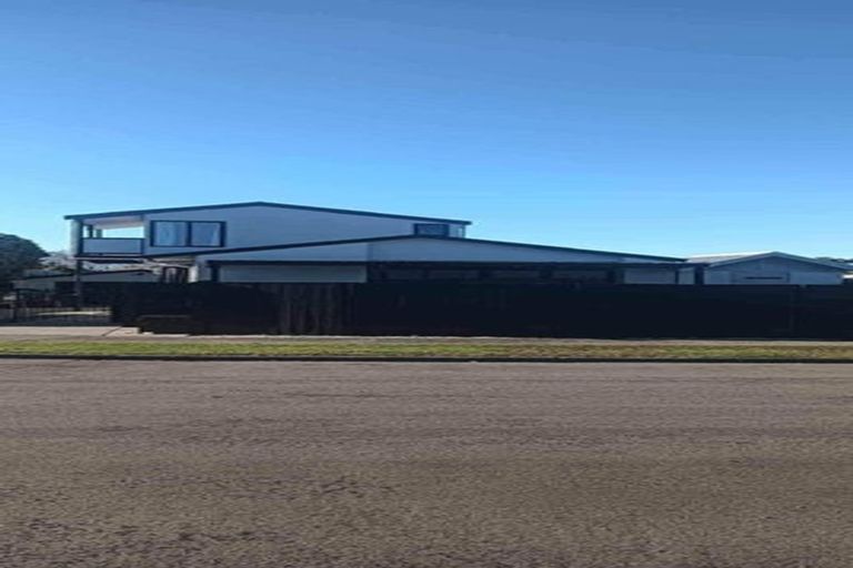 Photo of property in 10 Inca Place, Redwood, Christchurch, 8051