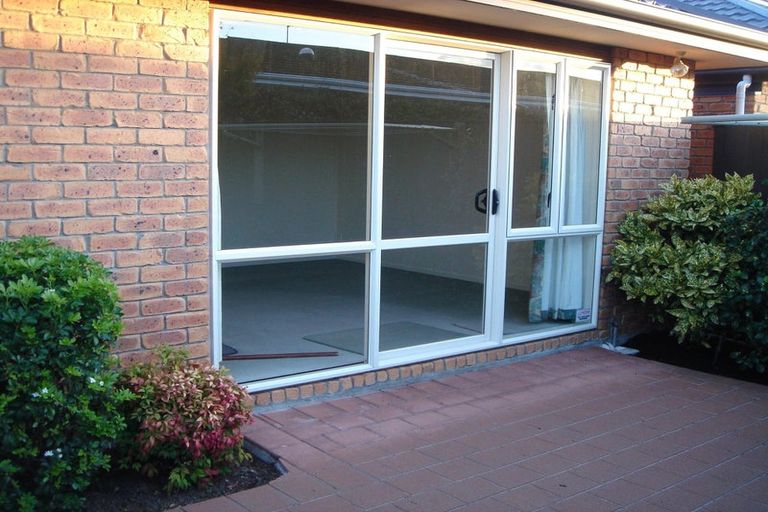 Photo of property in 17 Division Street, Riccarton, Christchurch, 8041