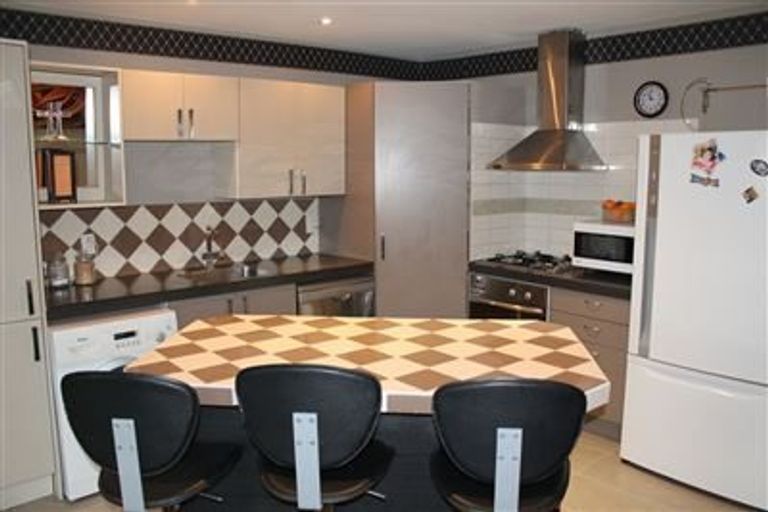 Photo of property in 3 Fairmile Place, Russley, Christchurch, 8042