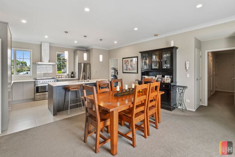 Photo of property in 242 Harbourside Drive, Karaka, Papakura, 2113