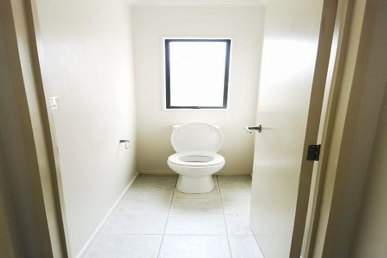Photo of property in 74 Hetherington Road, Ranui, Auckland, 0612