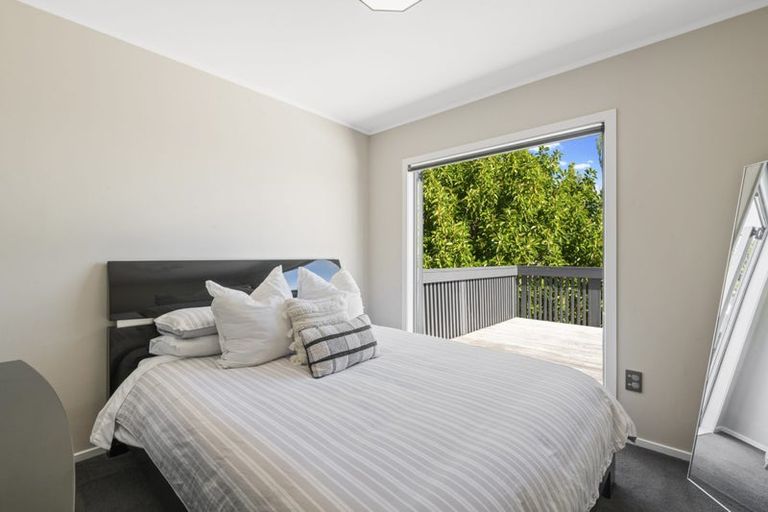 Photo of property in 9 Gillan Place, Bayview, Auckland, 0629