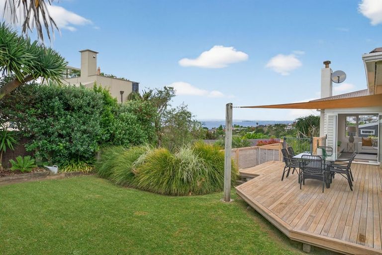 Photo of property in 29 Peter Terrace, Castor Bay, Auckland, 0620