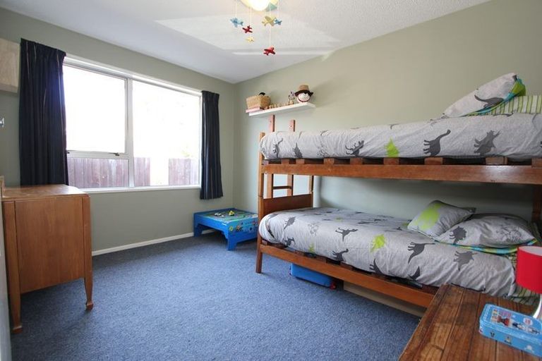 Photo of property in 12 Malabar Crescent, Broomfield, Christchurch, 8042