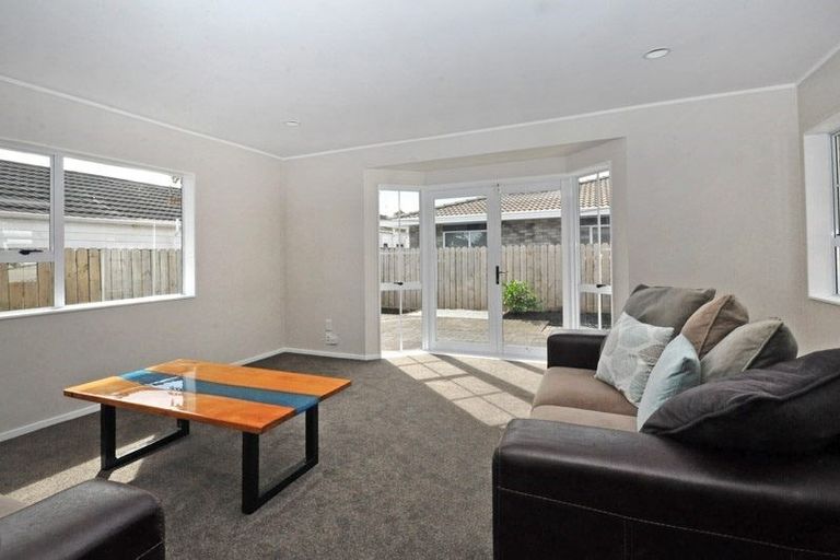 Photo of property in 2/45 Great South Road, Papakura, 2110