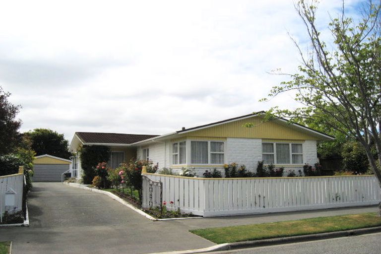 Photo of property in 3 Kirkdale Place, Avonhead, Christchurch, 8042