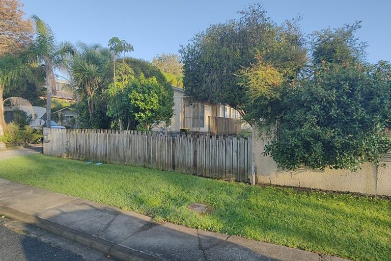 Photo of property in 74 Rosario Crescent, Red Beach, 0932