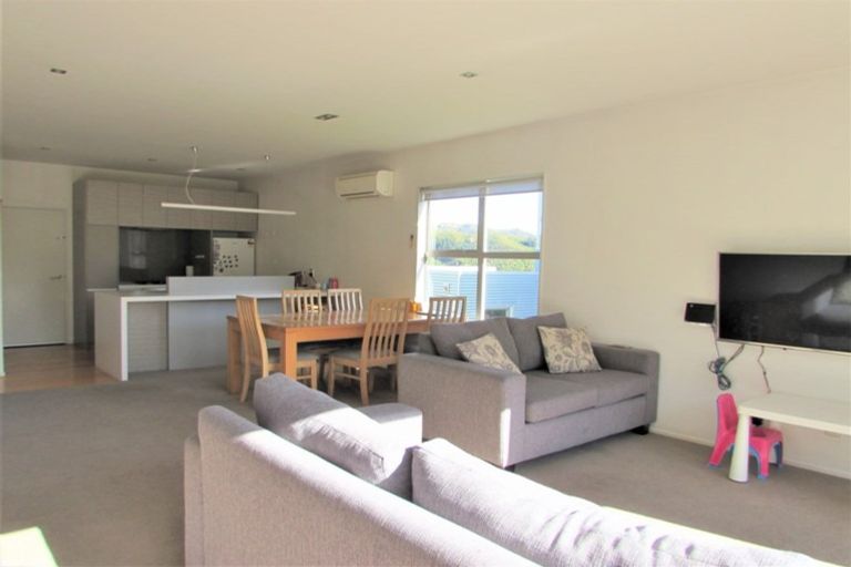 Photo of property in 64 Saddleback Grove, Karori, Wellington, 6012